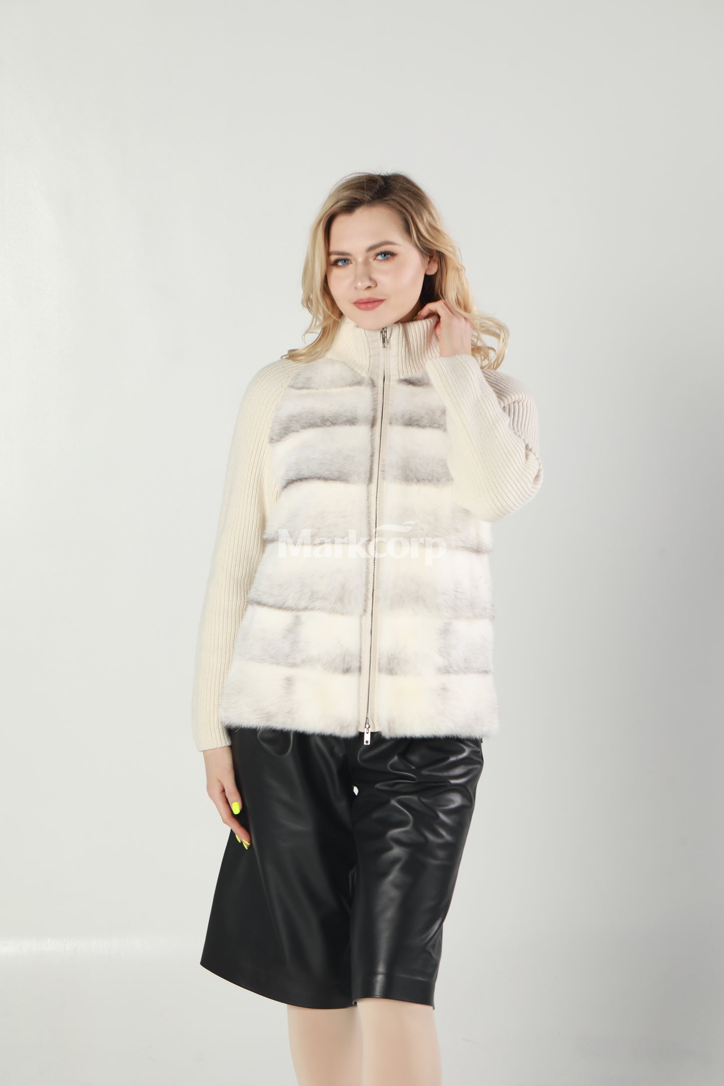 Markcorp Fashionable knitted mink coat