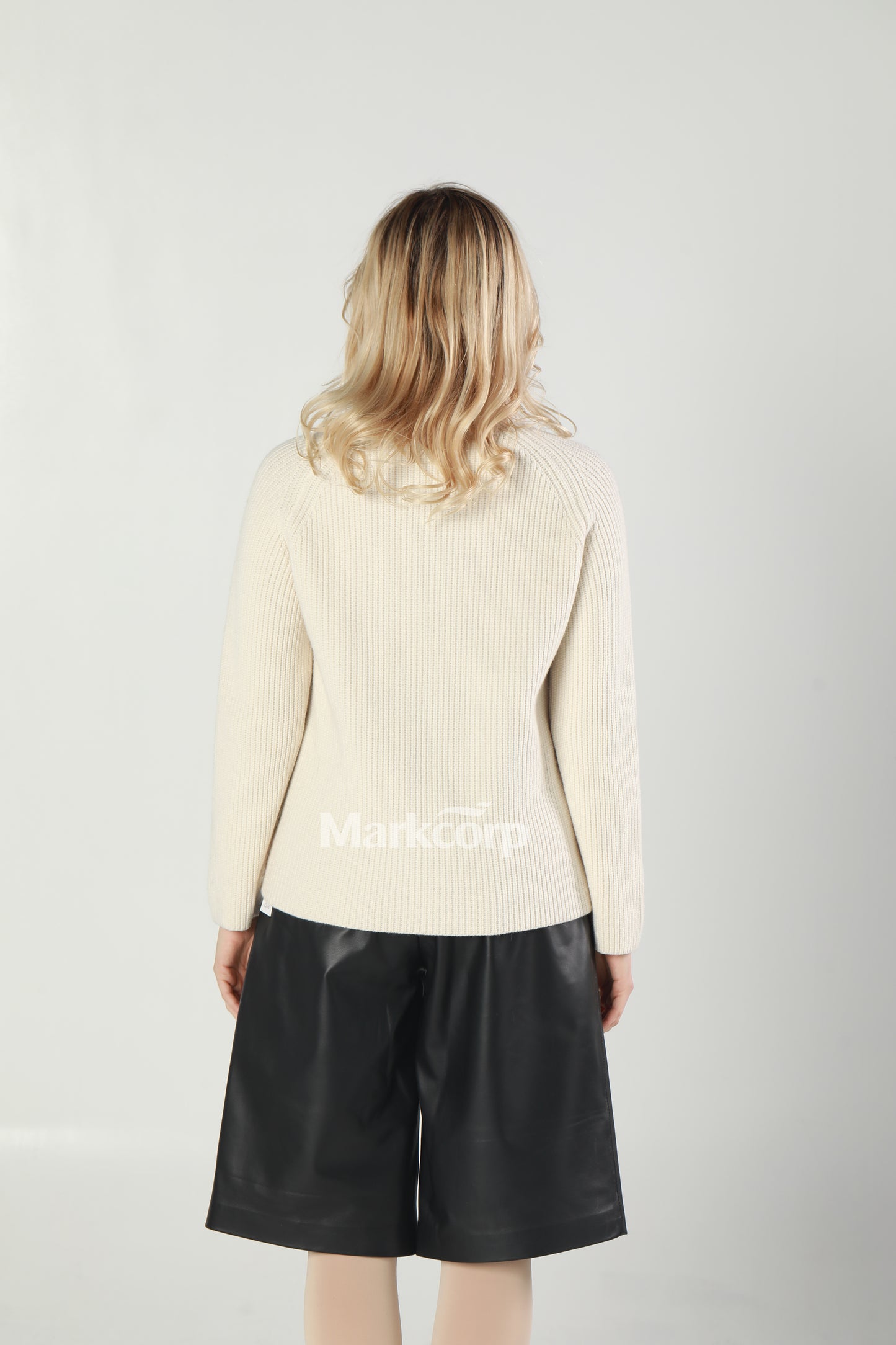 Markcorp Fashionable knitted mink coat