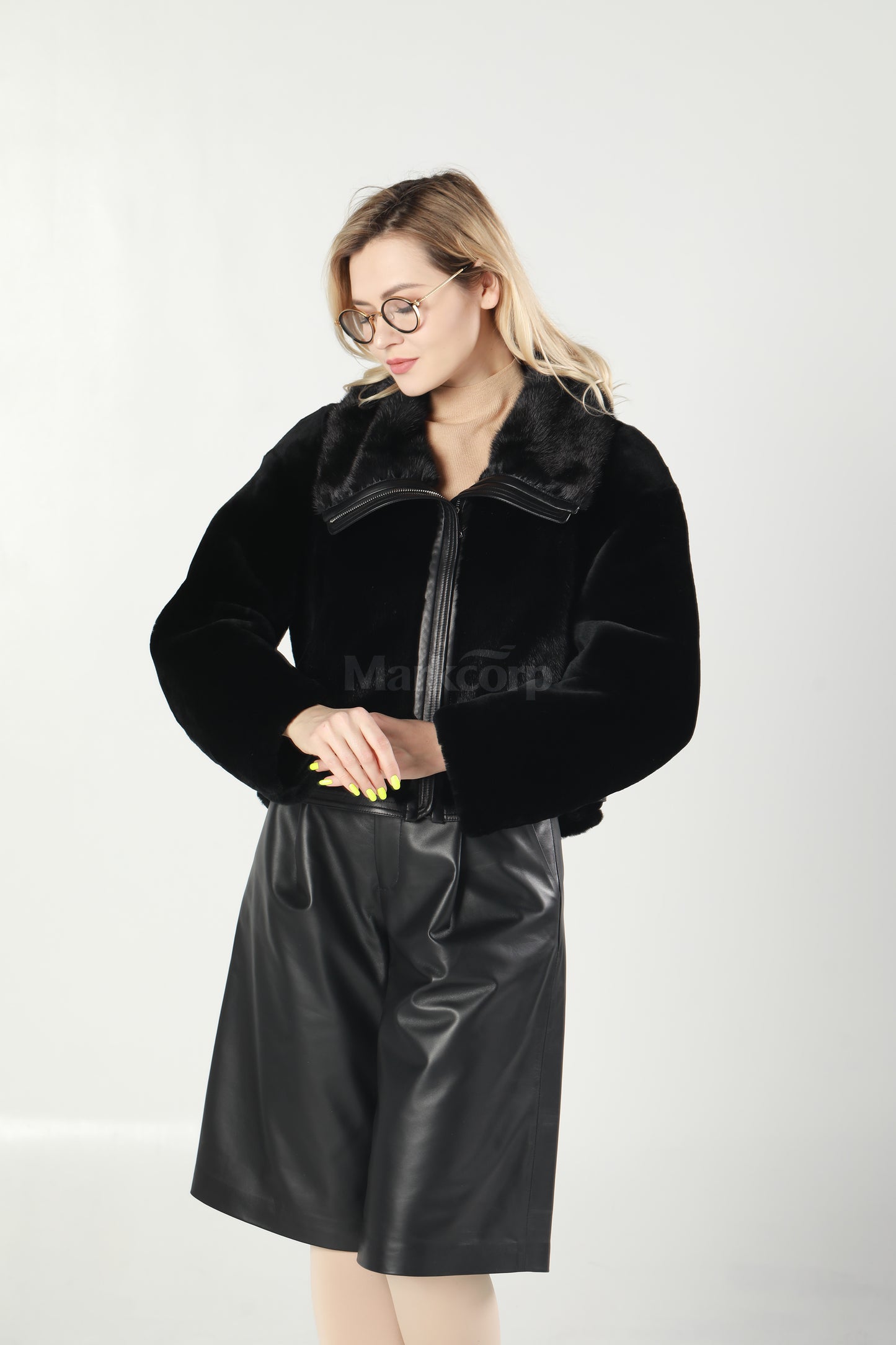 Markcorp Fashionable furs