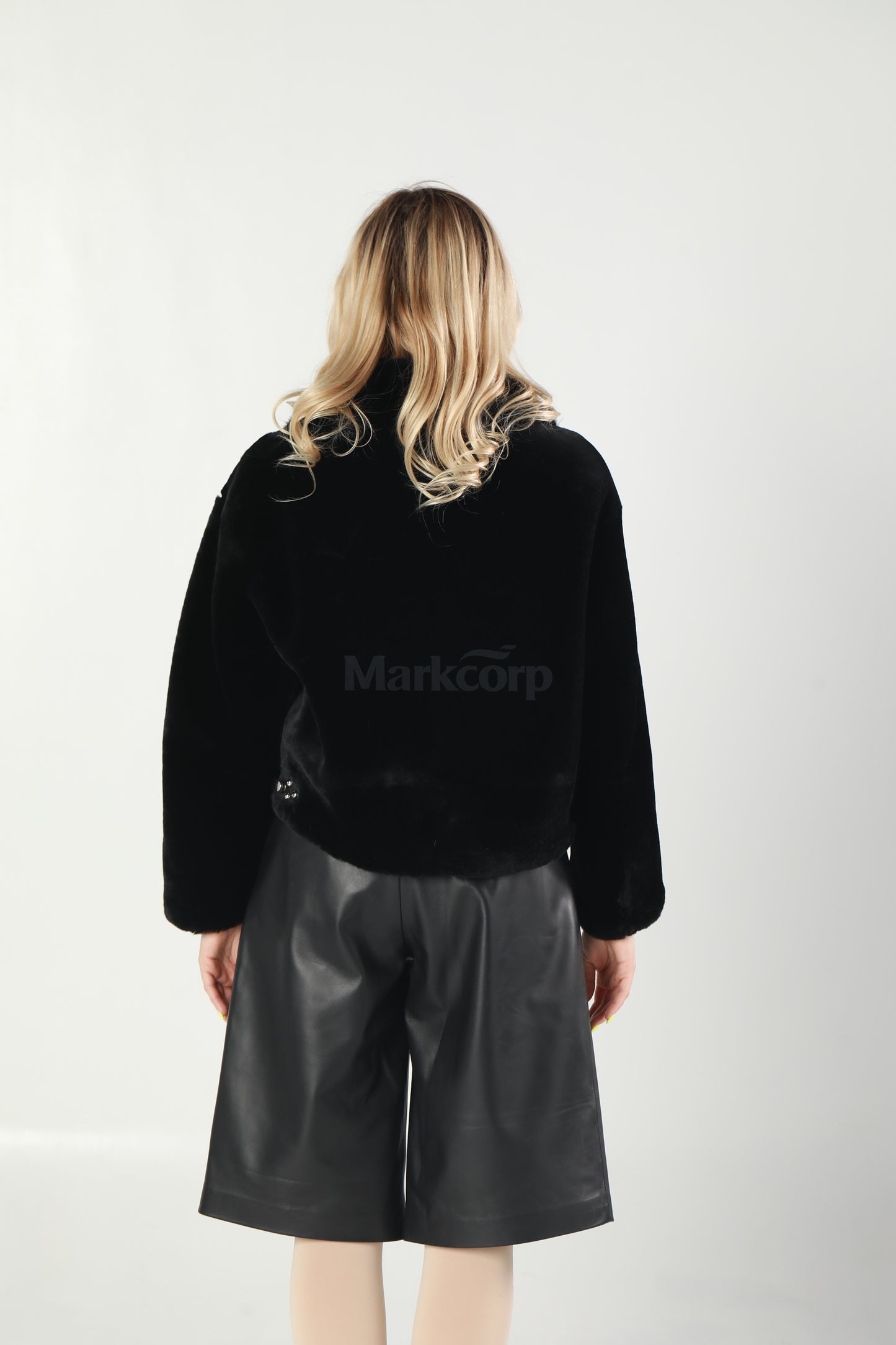 Markcorp Fashionable furs