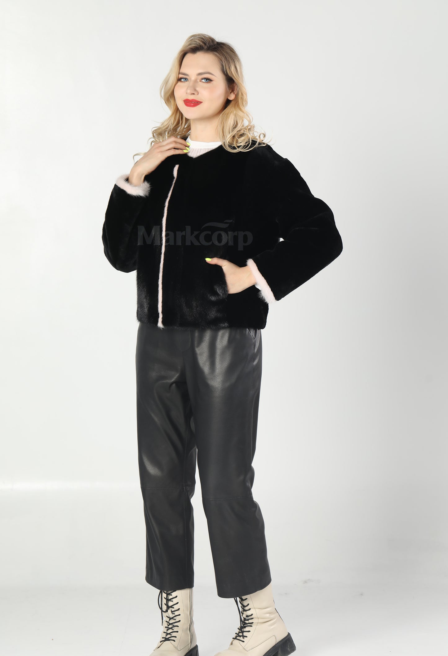Markcorp Fashionable furs