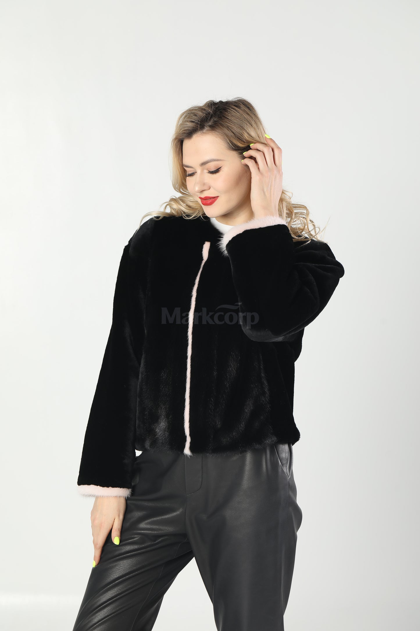 Markcorp Fashionable furs