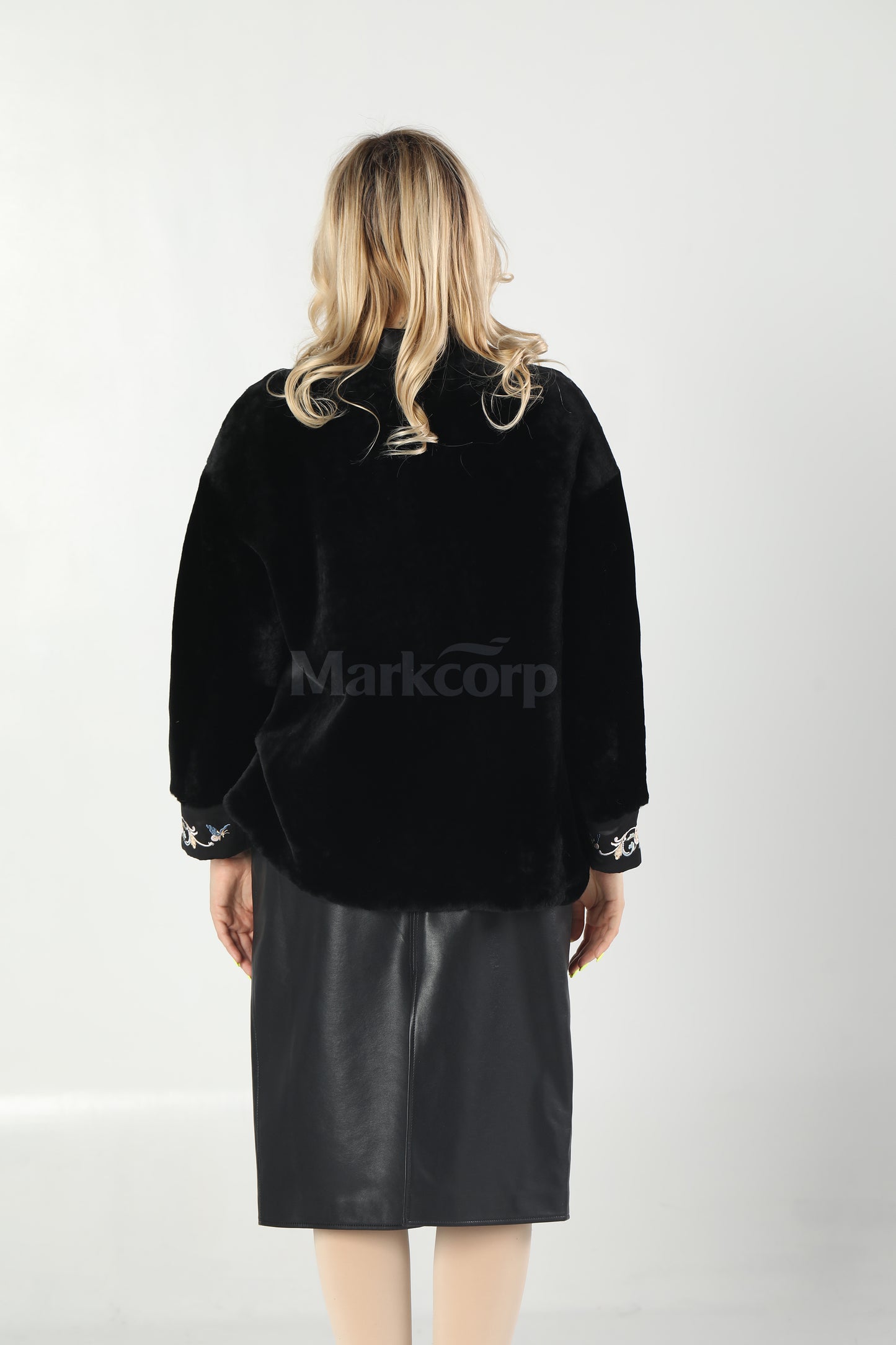 Markcorp Fashionable furs