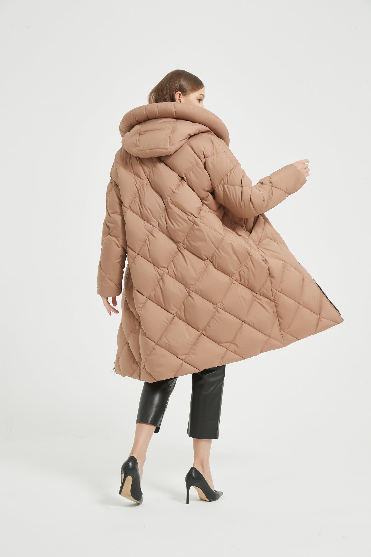 Markcorp Camel long fashionable women's down jacket 90 duck down is the first choice for winter
