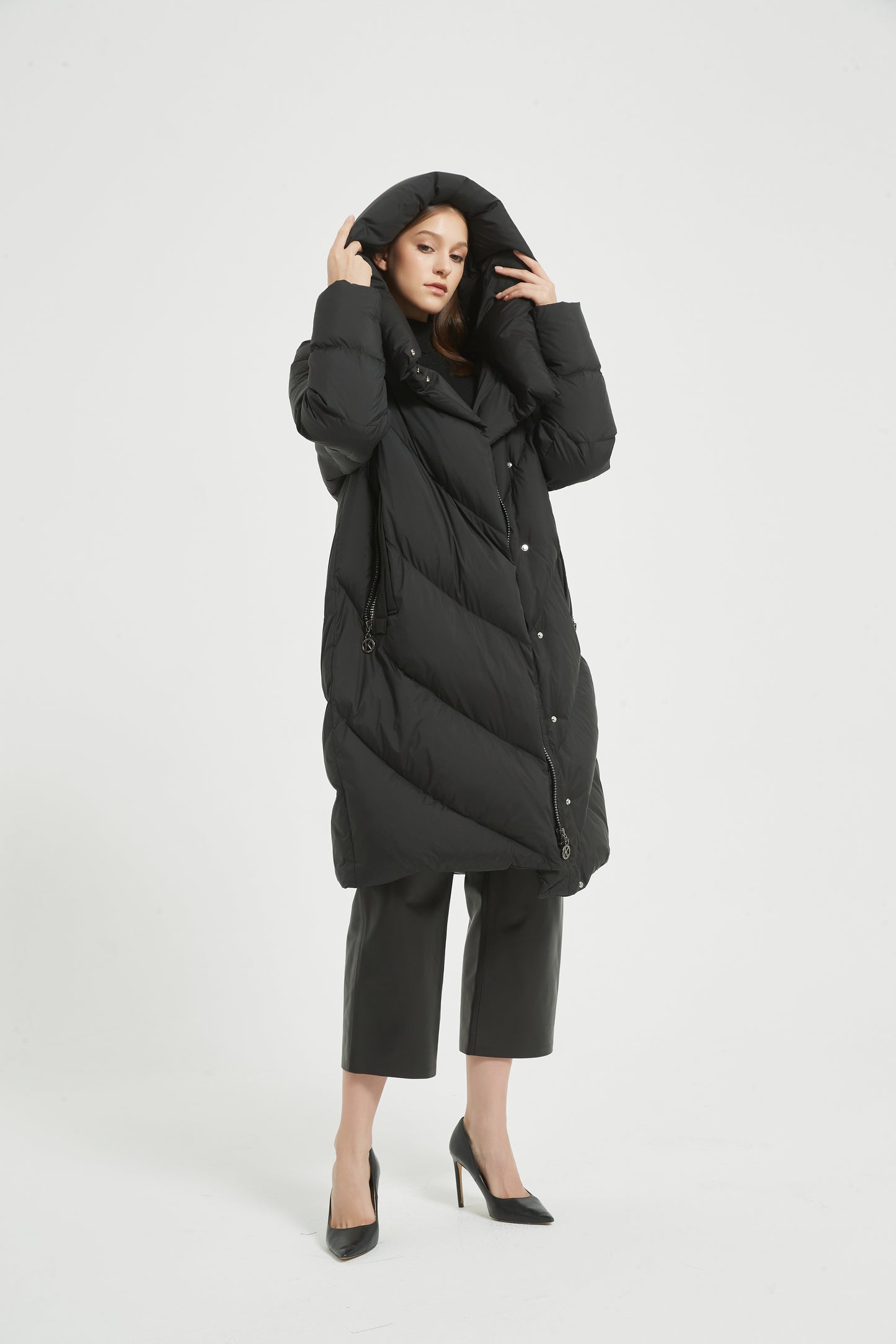 Markcorp Black long fashionable women's down jacket 90 duck down is the first choice for winter